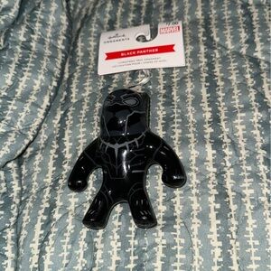 ❤️Hallmark Black Panther Christmas Tree Ornament